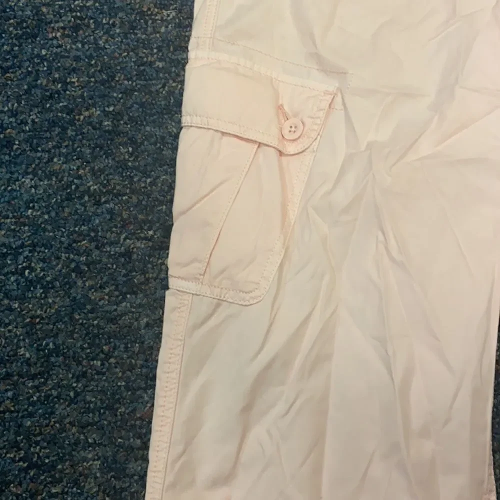 Express Blush Cargo Capris - Picture 2 of 2